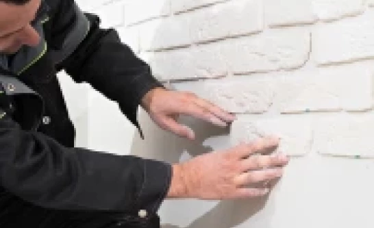 Aménagement de Placards sur Mesure en Dordogne
Description : Couvreur 24 réalise un aménagement astucieux de placards sur mesure en Dordogne, combinant fonctionnalité et esthétique.