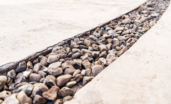 Enlèvement de Gravats en Maçonnerie en Dordogne
Description : L'enlèvement de gravats en maçonnerie par Couvreur 24 en Dordogne, garantissant un site propre pour la phase suivante du projet.