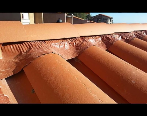 Nettoyage de Toiture en Dordogne
Description : Couvreur 24 effectue un nettoyage professionnel de toiture en Dordogne.