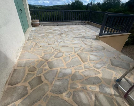 Terrassement et Fondations en Dordogne
Description : Pour un projet complet, Couvreur 24 réalise le terrassement et la pose de fondations en Dordogne, assurant une base solide pour la construction.